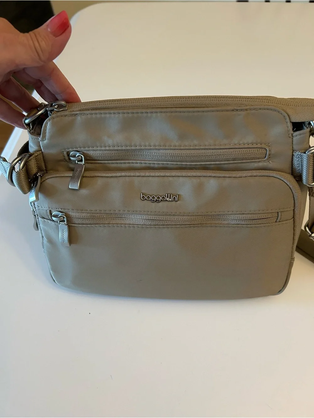 Baggallini compact taupe